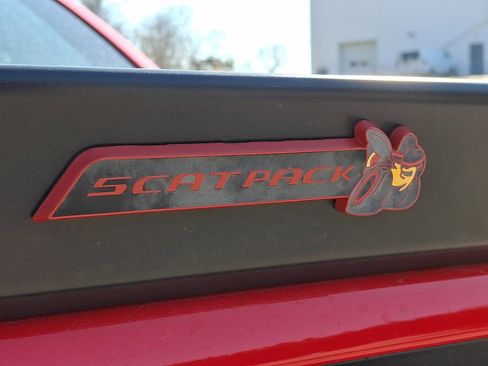 Used 2016 Dodge Challenger R/T Scat Pack w/ Leather Interior Group RWD image 29