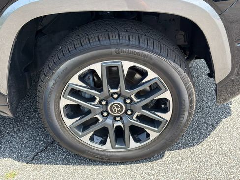 Used 2022 Toyota Tundra Limited w/ Power Package RWD image 12