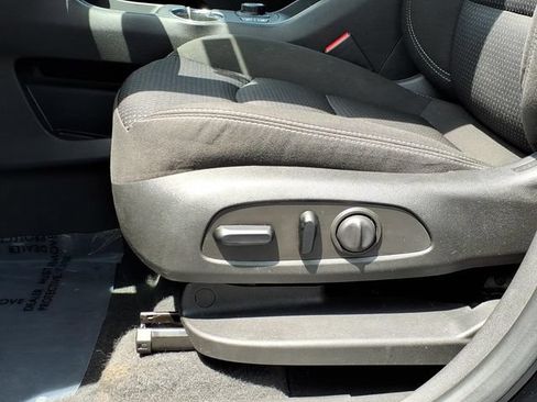 Used 2024 GMC Terrain SLE w/ Driver Convenience Package FWD image 16