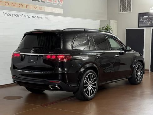 Used 2025 Mercedes-Benz GLS 450 4MATIC image 3