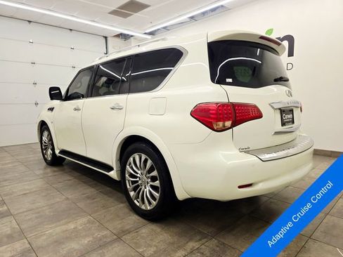 Used 2017 INFINITI QX80 4WD w/ Deluxe Technology Package image 3