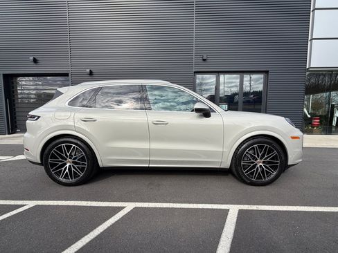 New 2026 Porsche Cayenne image 8