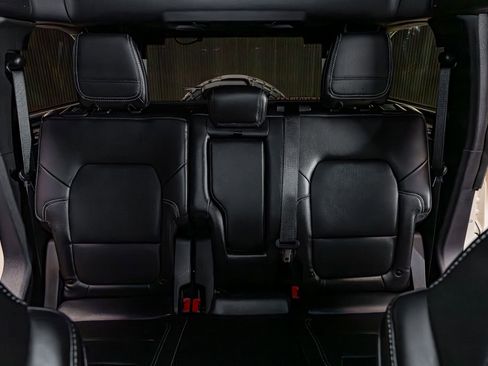 Used 2025 Ford Bronco Outer Banks image 24