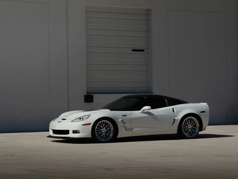Used 2010 Chevrolet Corvette ZR1 w/ Preferred Equipment Group RWD image 12