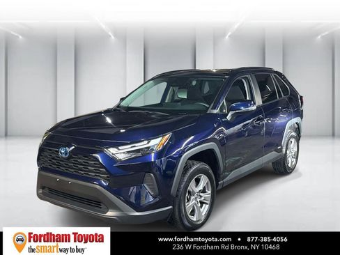 Used 2024 Toyota RAV4 XLE AWD/4WD image 4