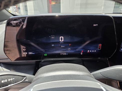 Used 2024 Chevrolet Blazer EV LT AWD/4WD image 31