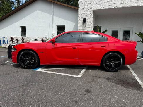 Used 2015 Dodge Charger R/T w/ Plus Group RWD image 2