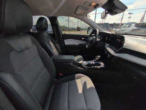 Used 2024 Chevrolet Trax LT w/ Driver Confidence Package FWD image 29