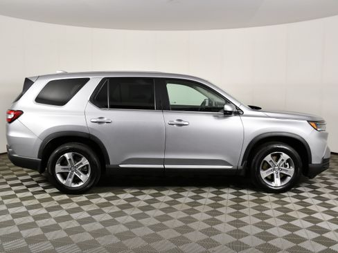 Certified 2025 Honda Pilot EX-L image 5