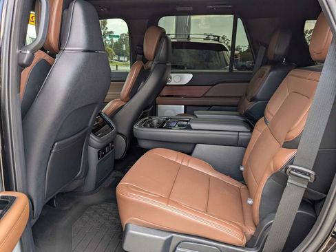 Used 2024 Lincoln Navigator Reserve AWD/4WD image 18