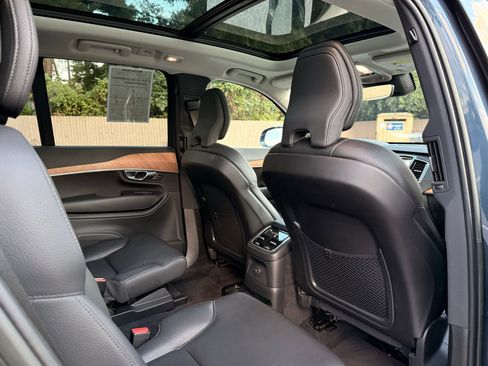 Used 2023 Volvo XC90 T8 Plus image 29