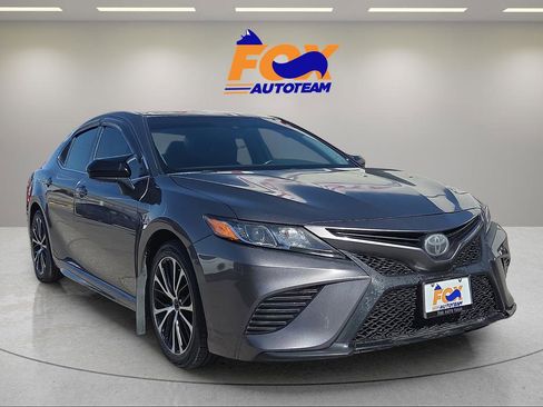 Certified 2018 Toyota Camry SE FWD image 6