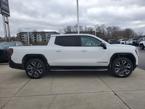 New 2025 GMC Sierra EV Denali image 3