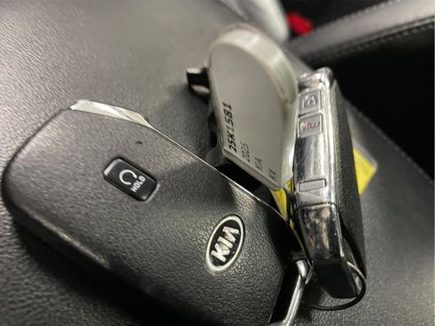 Used 2021 Kia Sorento S w/ Panoramic Sunroof Package image 34