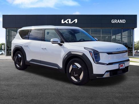 New 2026 Kia EV9 Wind image 2