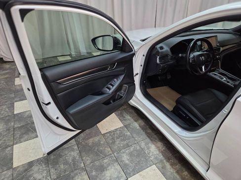 Used 2022 Honda Accord Sport image 11