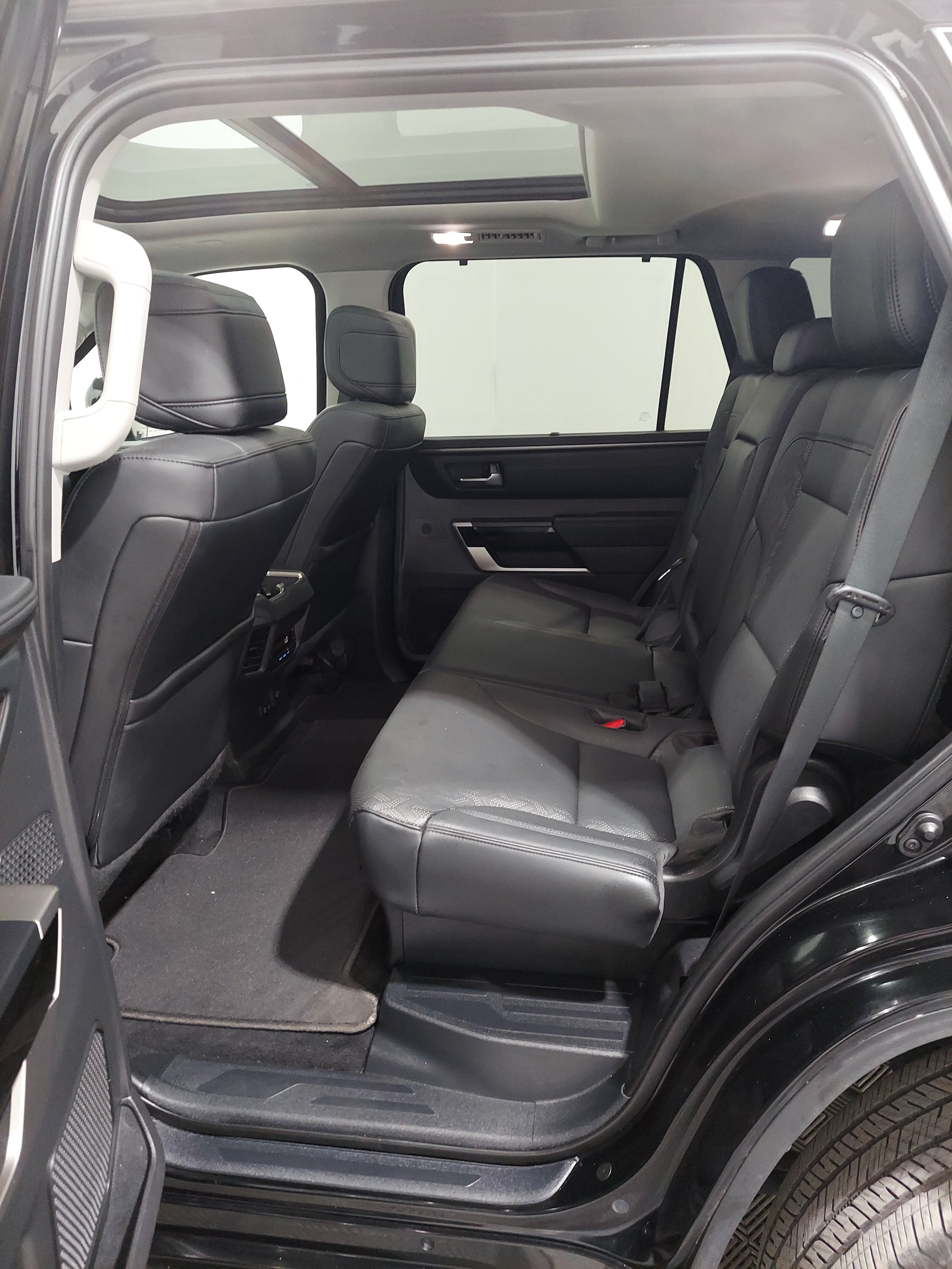 Used 2024 Toyota Sequoia Platinum AWD/4WD image 12
