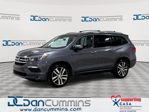 Used 2017 Honda Pilot Touring image 1