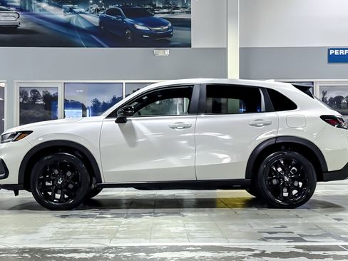 Certified 2024 Honda HR-V Sport image 2