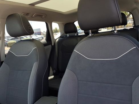 Certified 2023 Volkswagen Taos SE FWD image 21