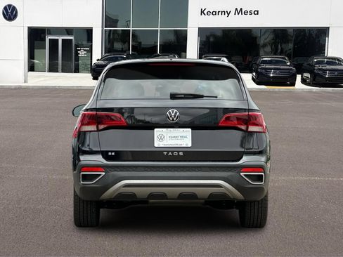 Used 2023 Volkswagen Taos SE w/ Black Wheel Package FWD image 5