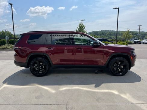 Used 2024 Jeep Grand Cherokee L Limited w/ Black Appearance Package AWD/4WD image 21