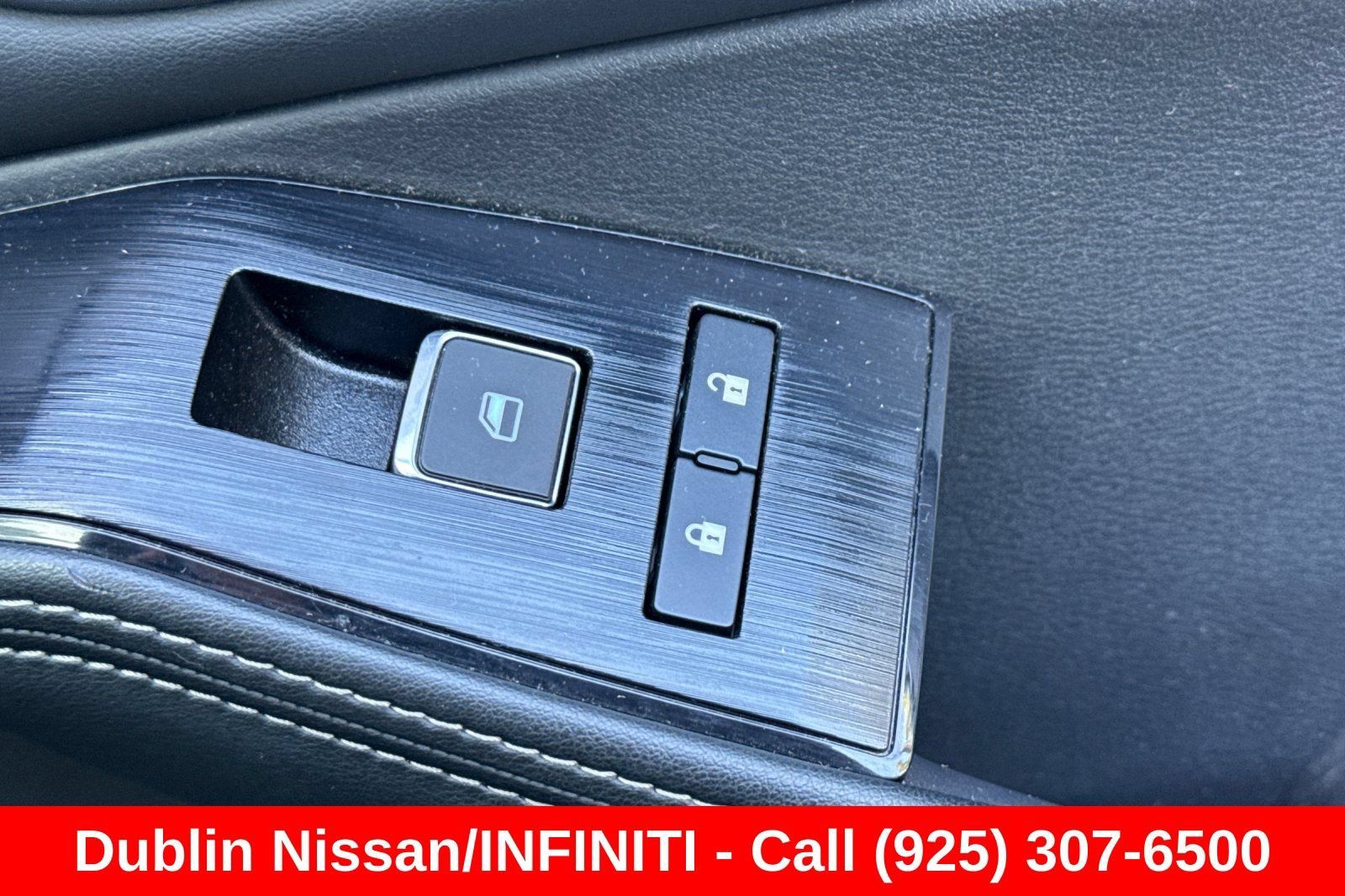 Used 2024 Nissan Rogue SL AWD/4WD image 23