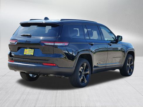 New 2025 Jeep Grand Cherokee L Limited w/ Black Appearance Package AWD/4WD image 2