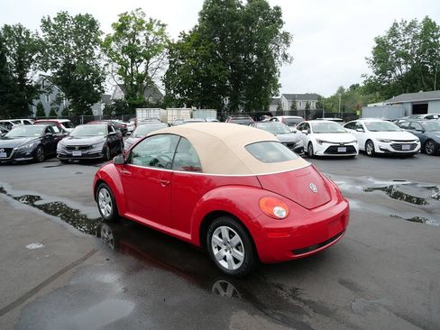 Used 2007 Volkswagen Beetle Convertible w/ Package 1 FWD image 5
