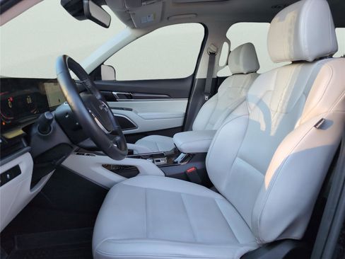 Used 2024 Kia Telluride S w/ S Sunroof Package image 9