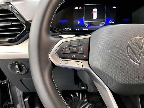 Used 2025 Volkswagen Taos S image 20