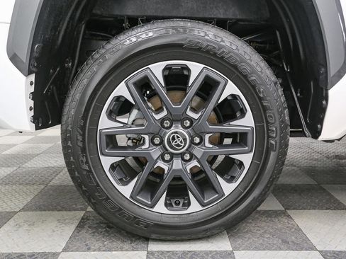 Used 2022 Toyota Tundra Limited image 15
