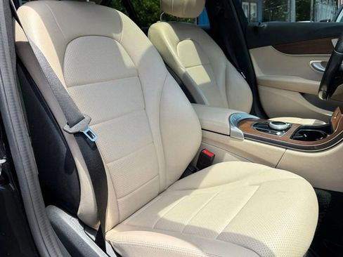 Used 2021 Mercedes-Benz C 300 4MATIC Sedan w/ Premium Package image 9