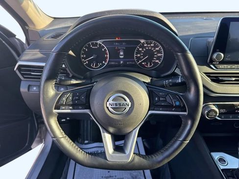 Used 2019 Nissan Altima 2.5 SV image 15