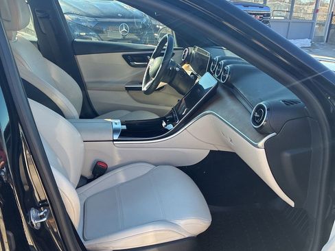 Used 2023 Mercedes-Benz C 300 4MATIC Sedan image 5