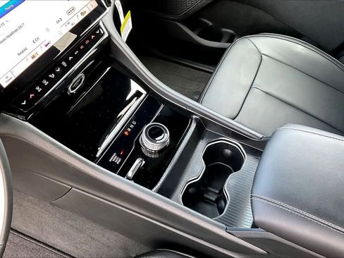New 2026 Jeep Grand Cherokee Limited AWD/4WD image 17
