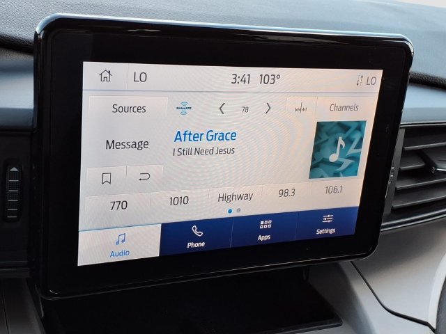 Used 2023 Ford Explorer XLT AWD/4WD image 9
