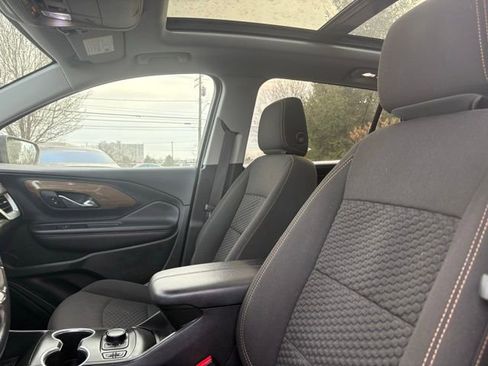 Used 2021 GMC Terrain SLE w/ Driver Convenience Package image 29