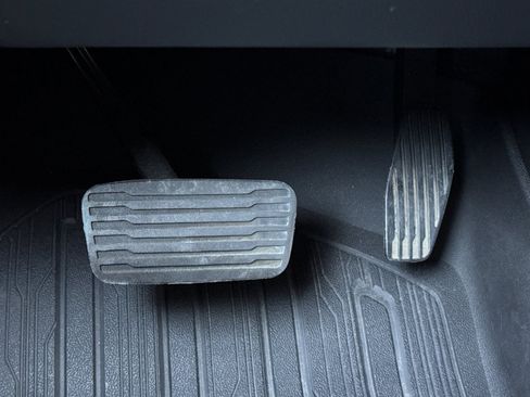 Used 2021 GMC Sierra 1500 SLT image 39