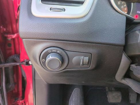 Used 2019 Jeep Compass Sport FWD image 17