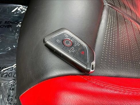 Used 2022 Chevrolet Corvette Stingray Preferred Cpe w/ Z51 Performance Package RWD image 32