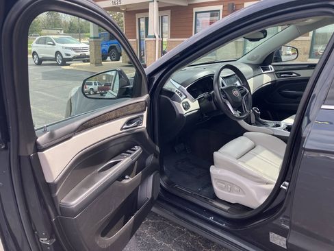 Used 2016 Cadillac SRX Luxury w/ Driver Awareness Package AWD/4WD image 9