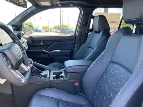 New 2026 Toyota 4Runner 4WD image 9