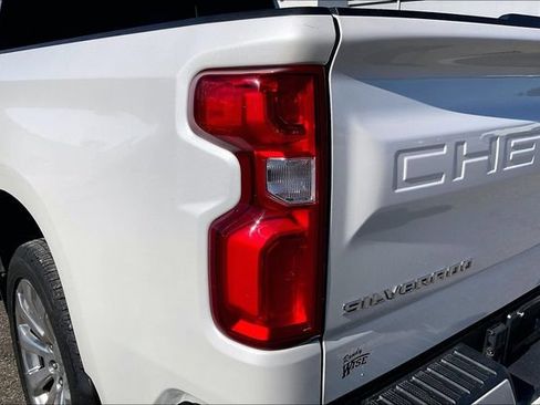 Used 2020 Chevrolet Silverado 1500 High Country w/ Technology Package AWD/4WD image 29