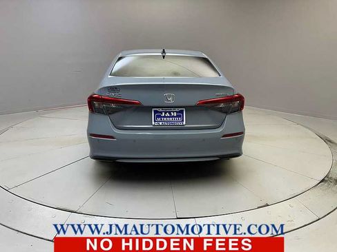 Used 2022 Honda Civic Touring image 4