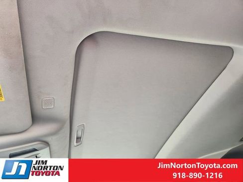 Used 2022 Toyota Highlander XLE image 24