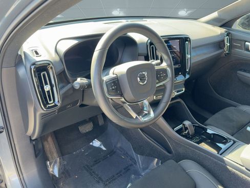 Certified 2023 Volvo C40 P8 Recharge Ultimate w/ Protection Package Premier image 25