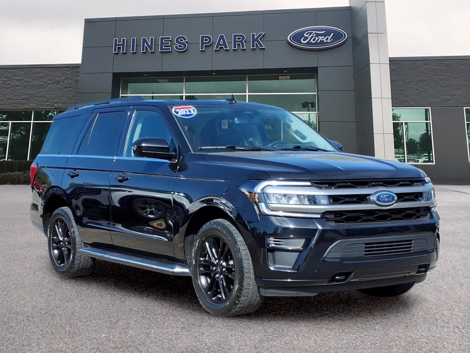 Used 2023 Ford Expedition XLT AWD/4WD image 1
