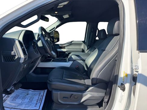 Used 2022 Ford F250 Lariat w/ Black Appearance Package image 11