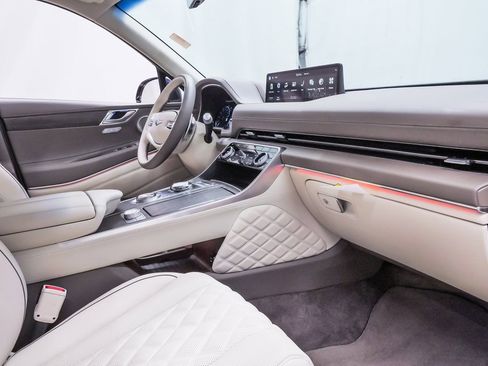 Certified 2024 Genesis GV80 3.5T w/ Prestige Package image 13